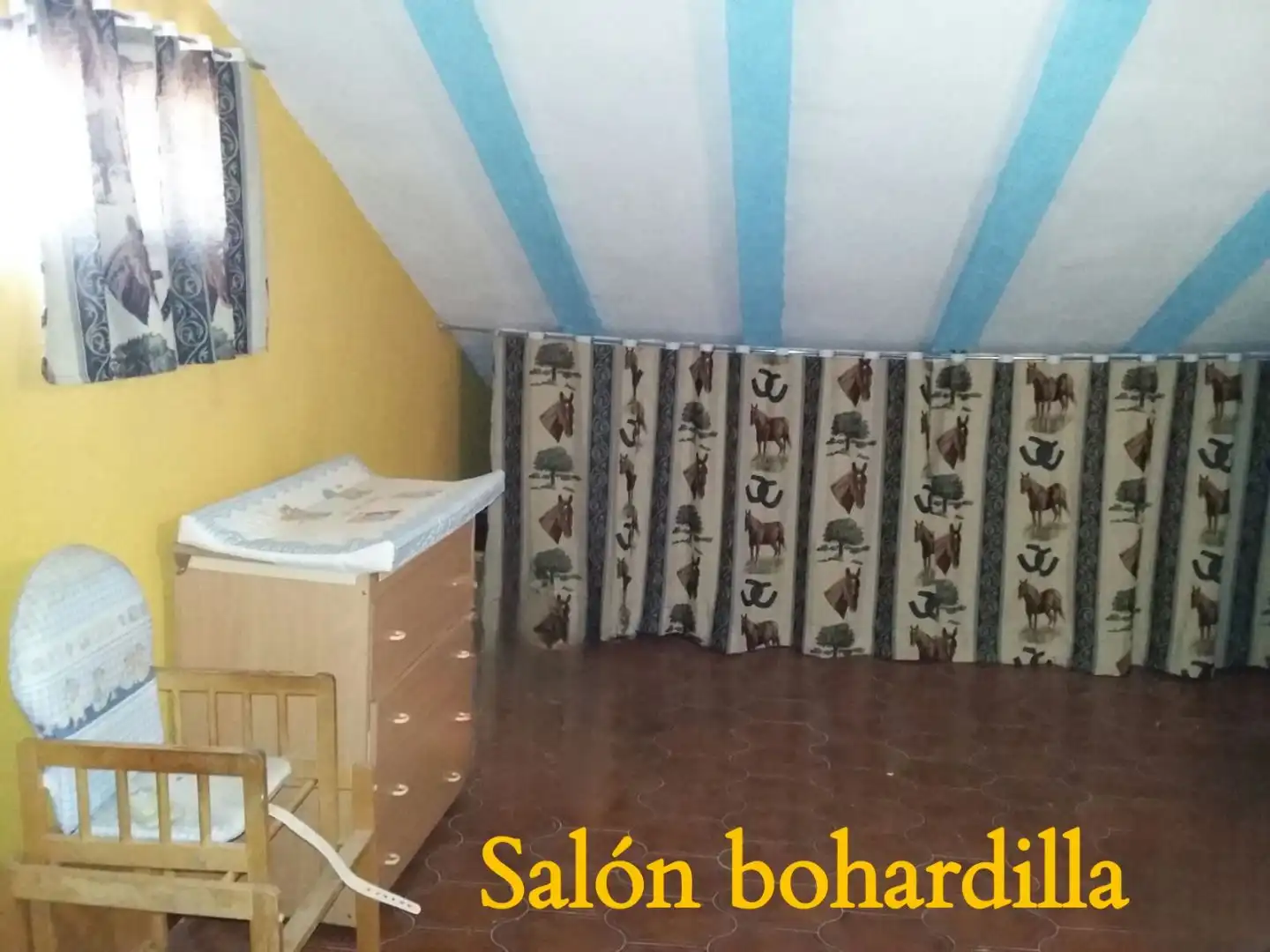 Habitación de Casa adosada en venta en Olías del Rey con Aire acondicionado, Terraza y Balcón