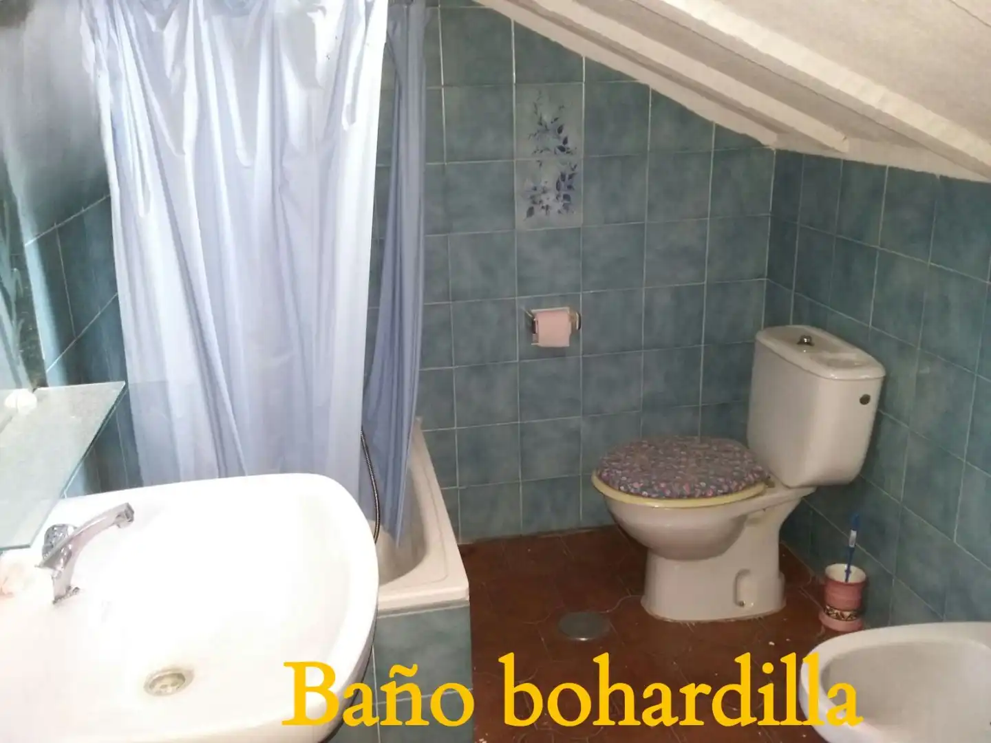 Baño de Casa adosada en venta en Olías del Rey con Aire acondicionado, Terraza y Balcón