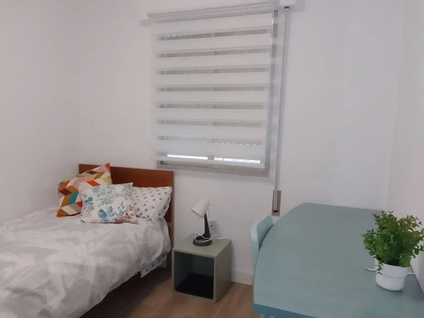 Room in Calle Domingo de Orueta, 12, La Princesa Bedroom of Flat for share in Málaga with Terrace, Furnished and Balcony