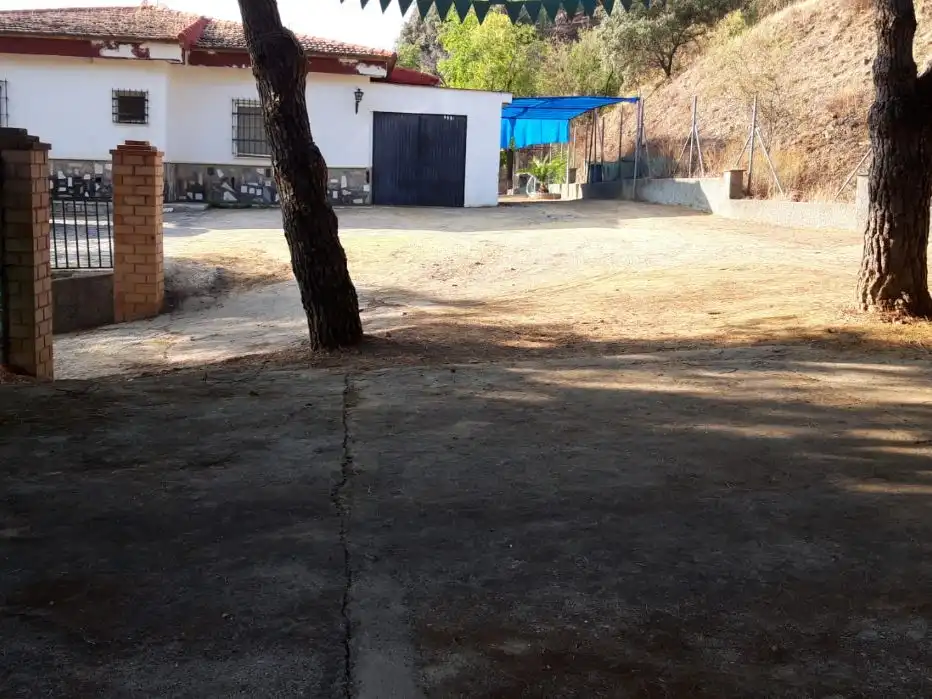 Wohnung zum Verkauf in Andújar Parkplatz von Wohnung zum Verkauf in Andújar mit Terrasse, Abstellraum und Schwimmbad