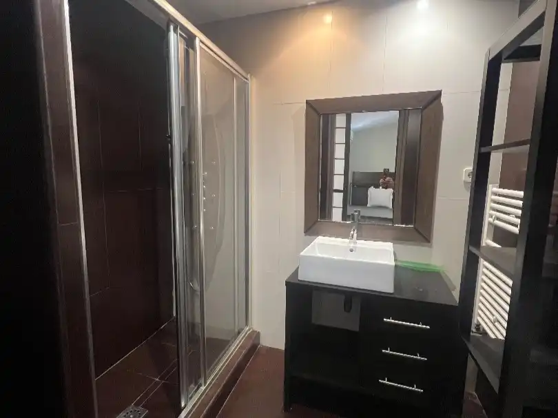 Wohnung zur Miete in Calle de Isla de Formosa, 12, Tres Olivos - Valverde Badezimmer von Wohnung zur Miete in Madrid mit Klimaanlage, Heizung und Terrasse