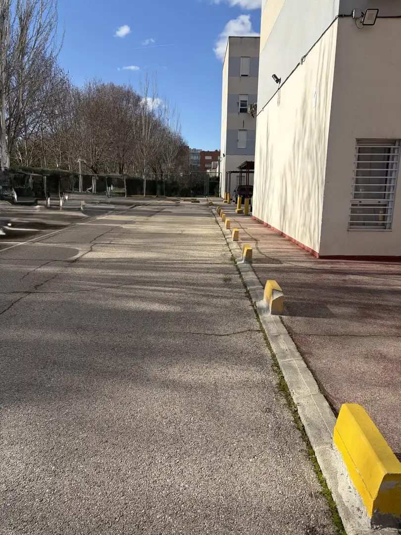 Garage zum Verkauf in Calle Nuestra Señora del Pilar, 13, Reyes Católicos Parkplatz von Garage zum Verkauf in Alcalá de Henares