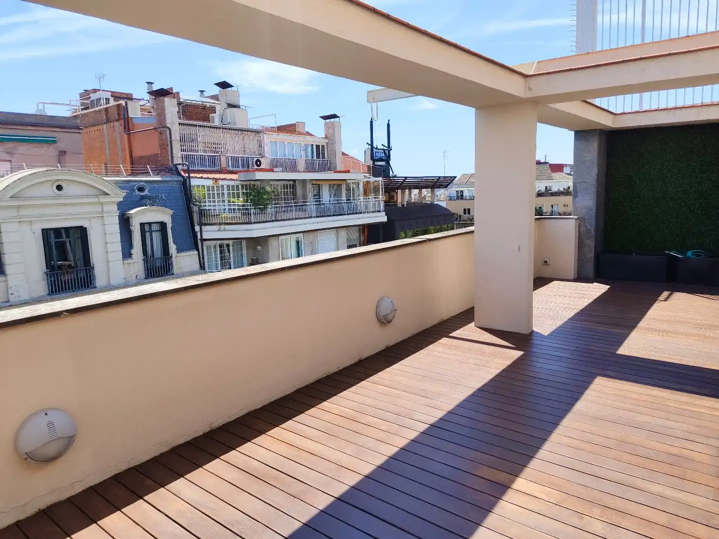 Dachboden zur Miete in Carrer de Còrsega, 295, Dreta de l'Eixample Terrasse von Dachboden zur Miete in Barcelona Capital mit Klimaanlage, Terrasse und Balkon