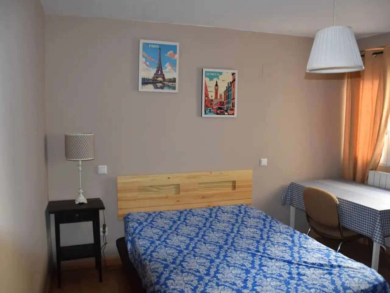 Flat for rent in Calle de la Duquesa de Villahermosa, 13, Ciudad Jardín - Parque Roma Bedroom of Flat for rent in Zaragoza with Heating, Parquet flooring and Furnished