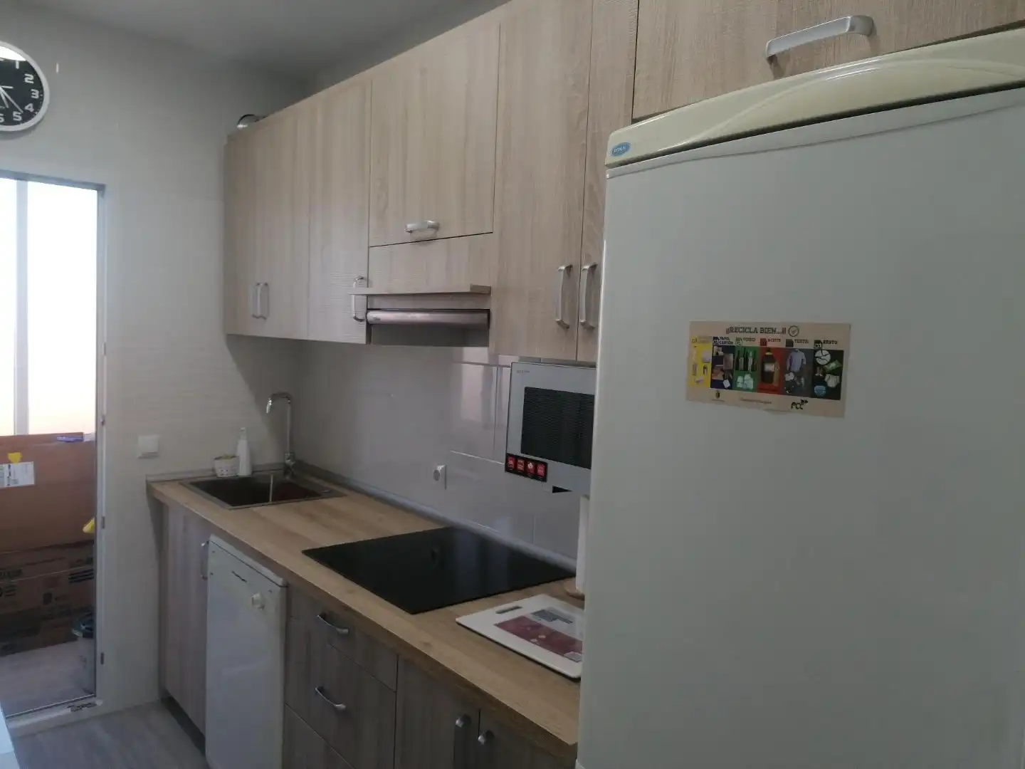 Flat for rent in Avenida Juan Pereda Pila, Pardaleras Kitchen of Flat for rent in Badajoz with Air Conditioner, Heating and Terrace