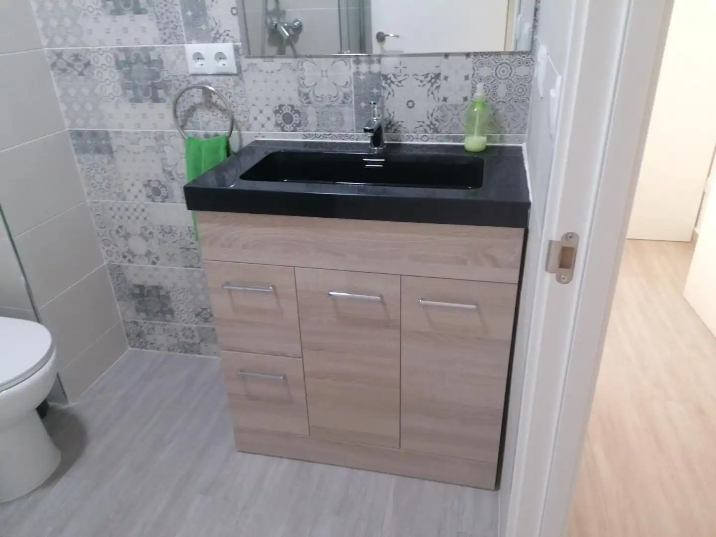 Flat for rent in Avenida Juan Pereda Pila, Pardaleras Bathroom of Flat for rent in Badajoz with Air Conditioner, Heating and Terrace