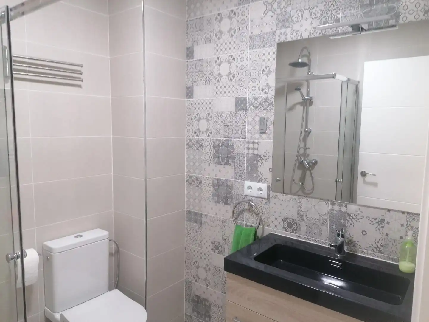 Flat for rent in Avenida Juan Pereda Pila, Pardaleras Bathroom of Flat for rent in Badajoz with Air Conditioner, Heating and Terrace