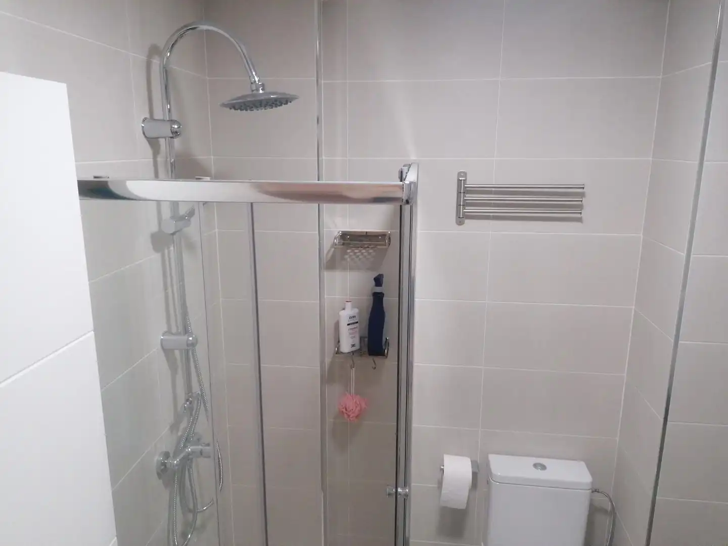 Flat for rent in Avenida Juan Pereda Pila, Pardaleras Bathroom of Flat for rent in Badajoz with Air Conditioner, Heating and Terrace