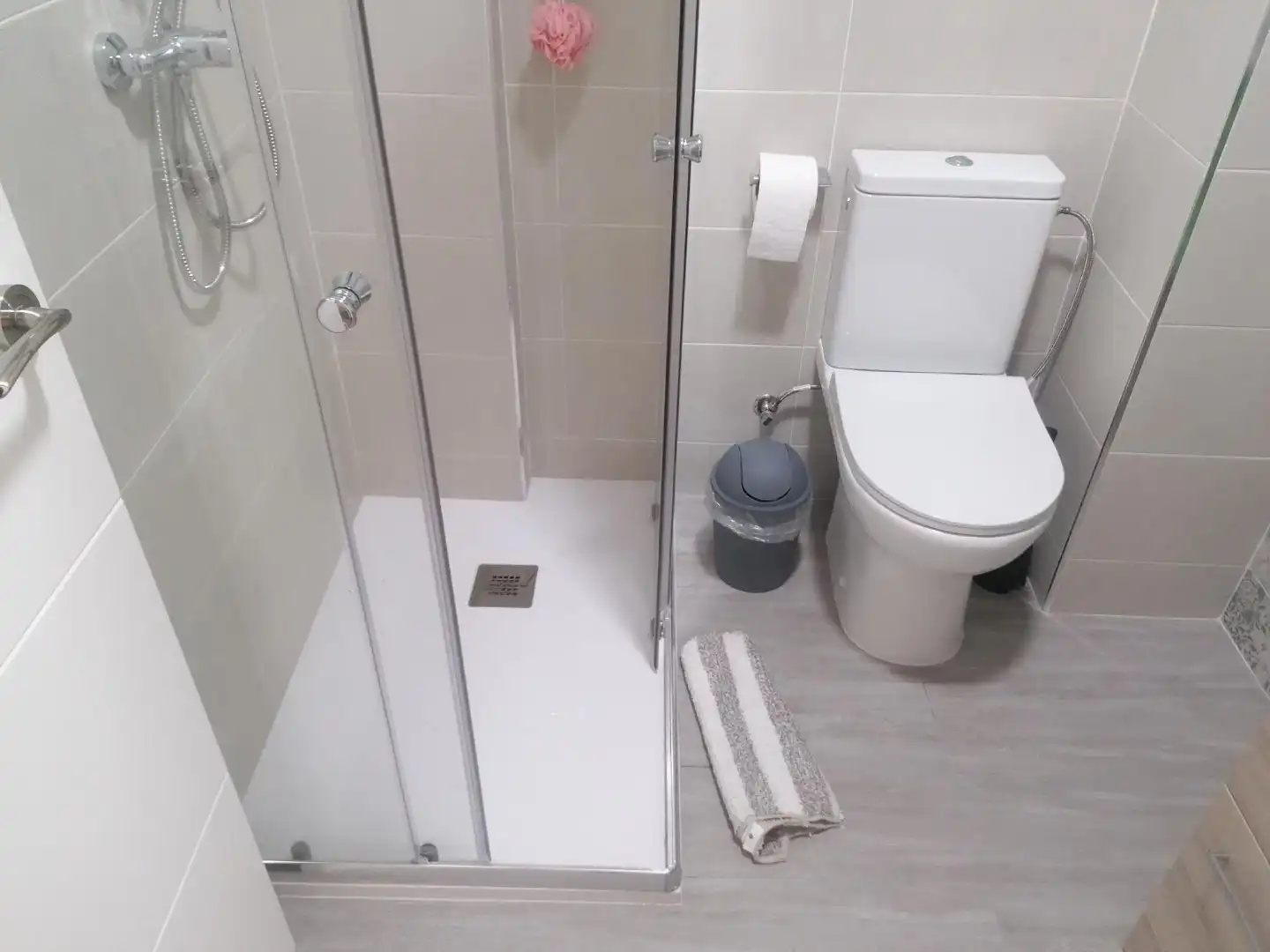 Flat for rent in Avenida Juan Pereda Pila, Pardaleras Bathroom of Flat for rent in Badajoz with Air Conditioner, Heating and Terrace