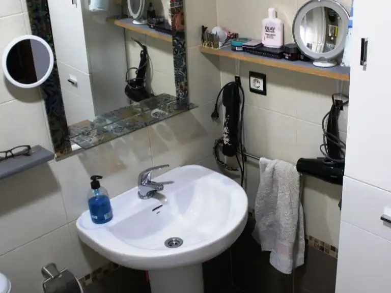 Bathroom of Flat for sale in Alcalá de Guadaira  with Air Conditioner, Heating and Storage room