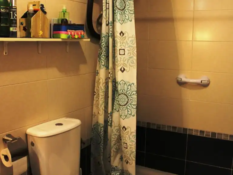 Bathroom of Flat for sale in Alcalá de Guadaira  with Air Conditioner, Heating and Storage room