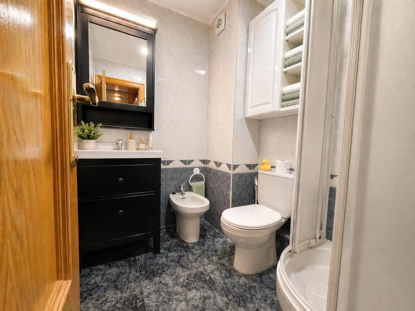 Flat for sale in Avinguda Riera de Sant Cugat, 38, Font Pudenta Bathroom of Flat for sale in Montcada i Reixac with Balcony