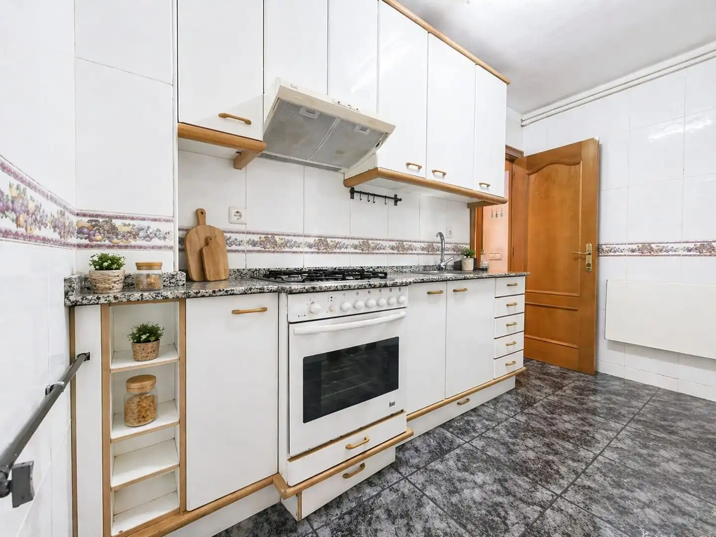 Flat for sale in Avinguda Riera de Sant Cugat, 38, Font Pudenta Kitchen of Flat for sale in Montcada i Reixac with Balcony