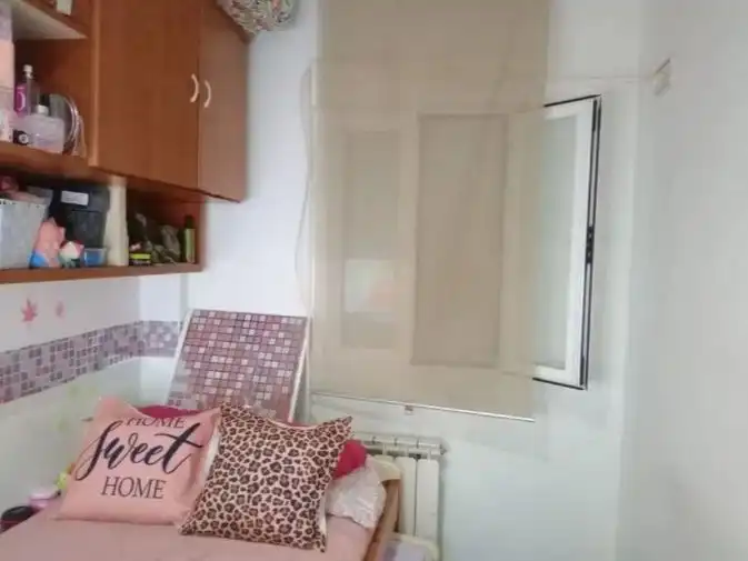 Room in Calle de Sarria, 32, Pilar Bedroom of Apartments for share in Madrid with Air Conditioner, Heating and Furnished