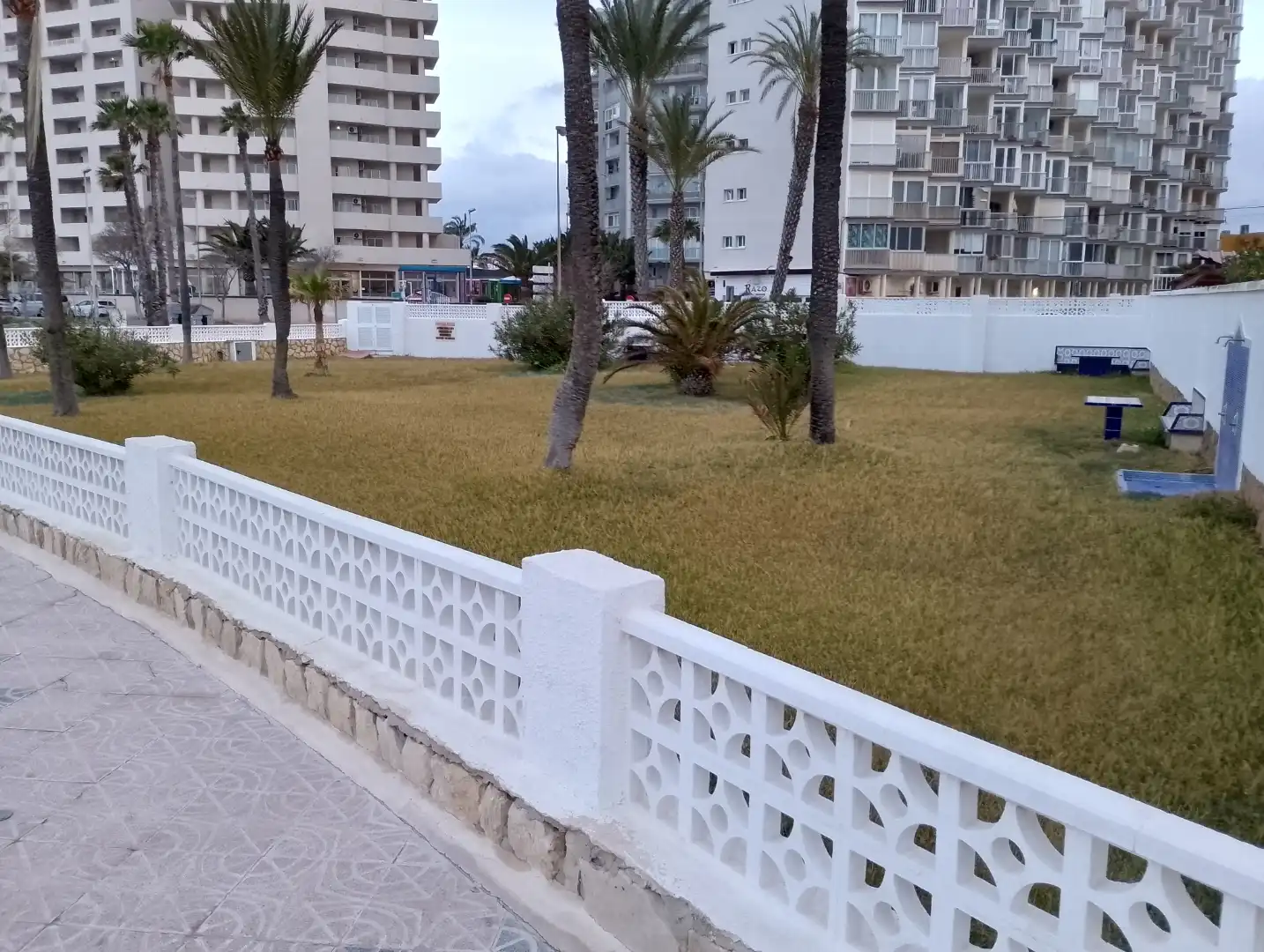 Apartament de lloguer a Calle Luxemburgo, 2, Playa Arenal - Bol Apartament de lloguer en Calpe / Calp amb Aire condicionat, Jardí privat i Terrassa