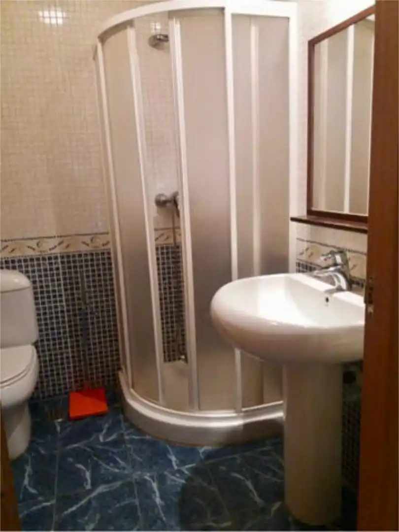 Study for rent in Valdepeñas Bathroom of Study for rent in Valdepeñas with Terrace