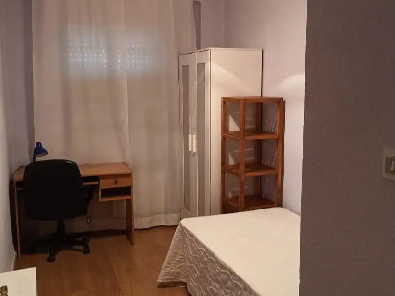 Piso en venta en Calle Esmeralda, 5, Pizarrales Habitación de Piso en venta en Salamanca con Calefacción, Parquet y Trastero