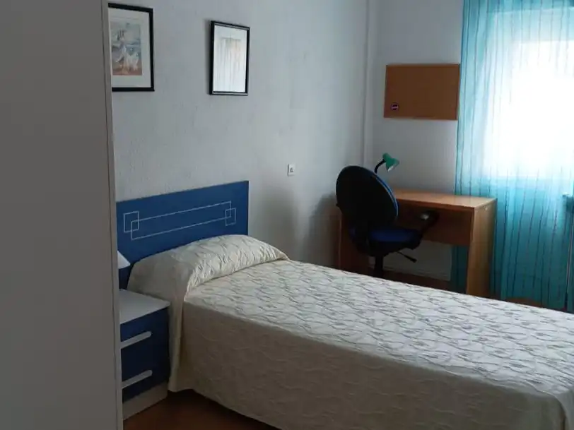 Piso en venta en Calle Esmeralda, 5, Pizarrales Habitación de Piso en venta en Salamanca con Calefacción, Parquet y Trastero