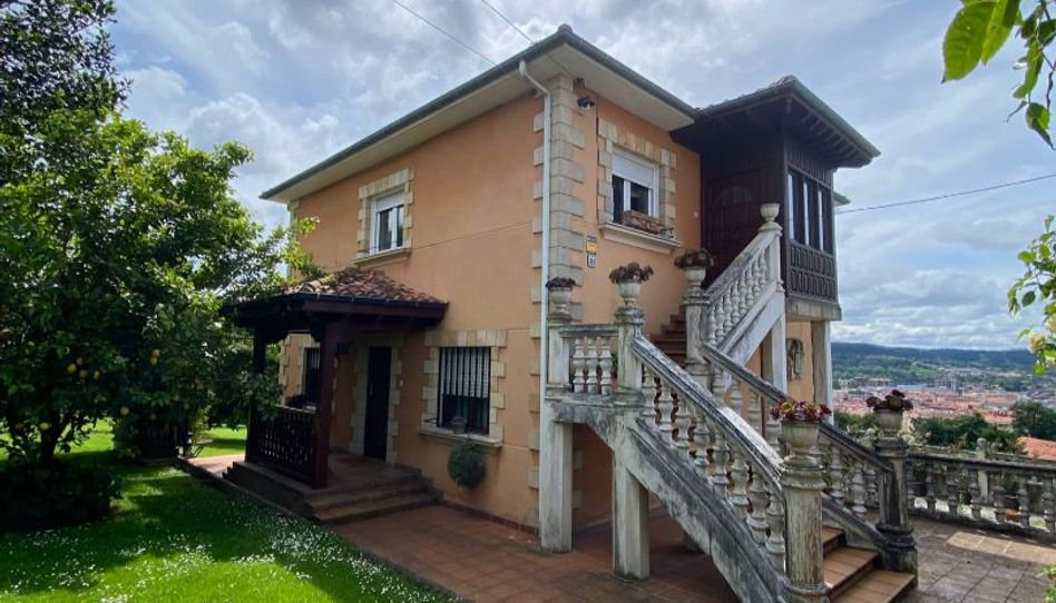 Casa o chalet en venta en Calle Emilio Revuelta, 31, Sierrapando, Torrelavega - imagen 1 Foto 1 de Casa o chalet en venta en Calle Emilio Revuelta, 31, Sierrapando, Torrelavega