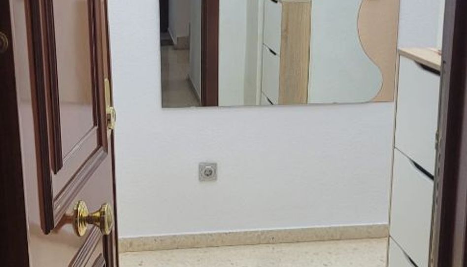 Pis en venda a Calle Poeta Bernardo de la Torre, 17, Martiricos - La Roca - La Rosaleda, Málaga Capital - imatge 1 Foto 1 de Pis en venda a Calle Poeta Bernardo de la Torre, 17, Martiricos - La Roca - La Rosaleda, Málaga Capital