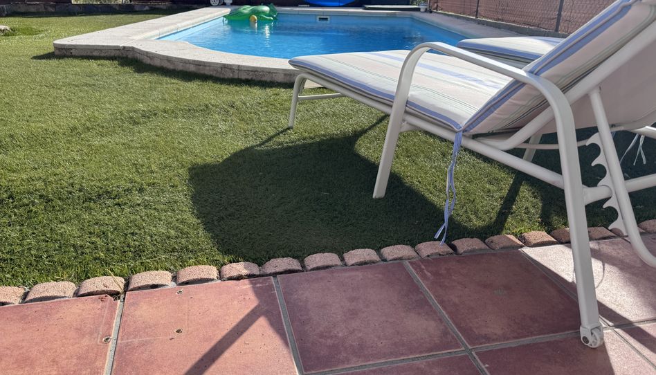 Einfamilien-Reihenhaus zum Verkauf in Calle Violetas, 1, Mojadillas - Parque de las Infantas - El Paraiso, Valdemorillo - Bild 1 Foto 1 von Einfamilien-Reihenhaus zum Verkauf in Calle Violetas, 1, Mojadillas - Parque de las Infantas - El Paraiso, Valdemorillo