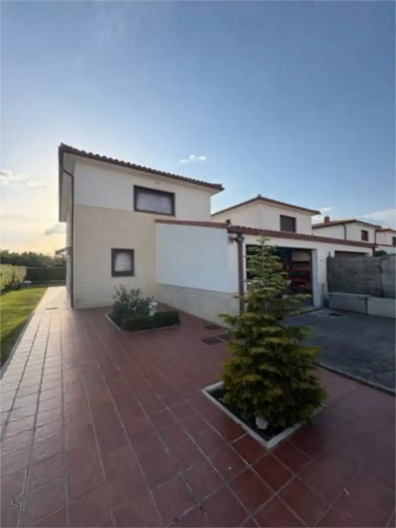 Exterior view of Detached homes for rent in Villalobón  with Private garden and Furnished