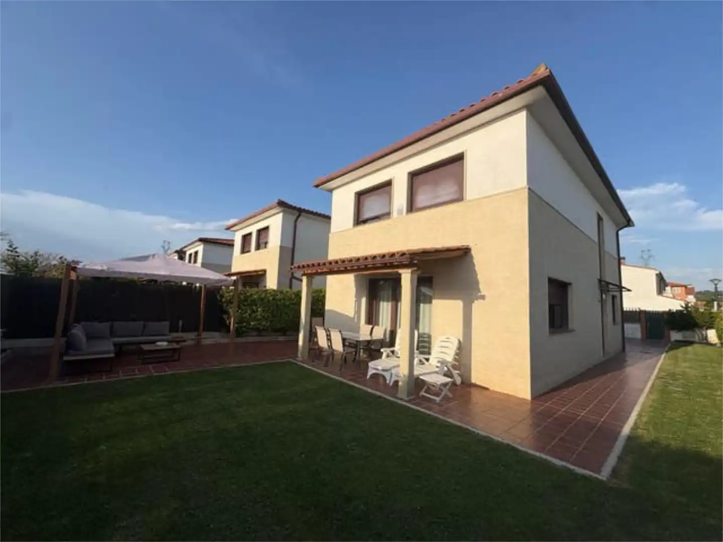 Exterior view of Detached homes for rent in Villalobón  with Private garden and Furnished