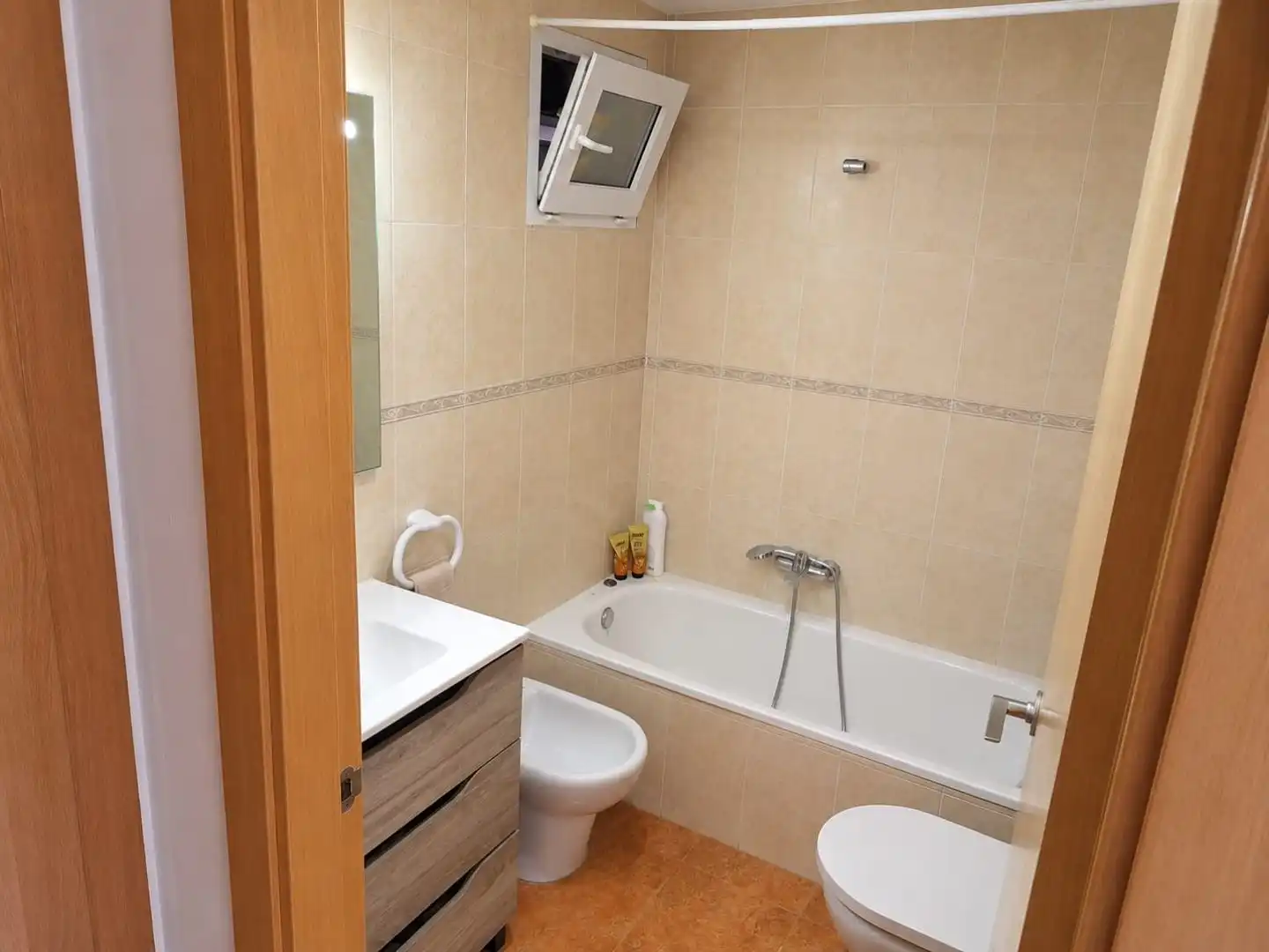 Baño de Piso en venta en Teulada con Terraza, Trastero y Amueblado
