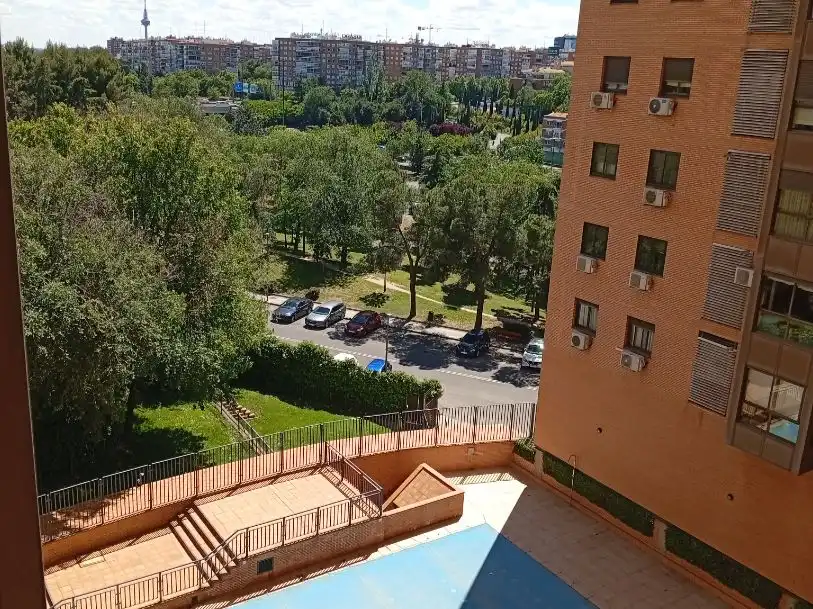 Wohnung zur Miete in Calle de Rafael Bergamín, 6, San Juan Bautista Außenansicht von Wohnung zur Miete in Madrid Capital mit Klimaanlage und Schwimmbad