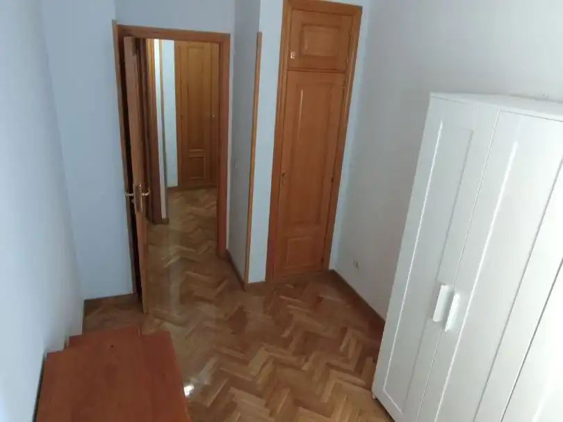 Wohnung zur Miete in Calle de Rafael Bergamín, 6, San Juan Bautista Wohnung zur Miete in Madrid Capital mit Klimaanlage und Schwimmbad