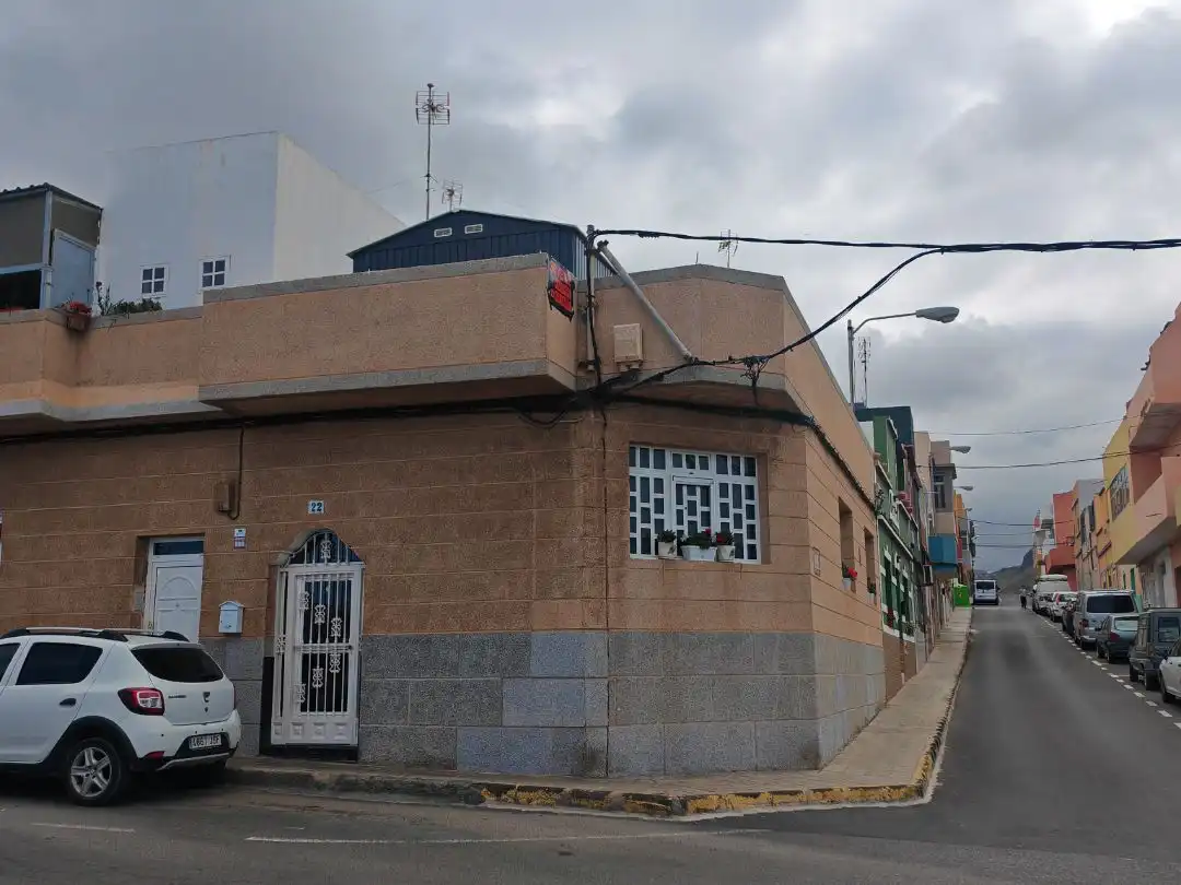 Piso en venta en Calle Bravo Murillo, 22, El Goro - Ojos de Garza Vista exterior de Piso en venta en Telde con Terraza, Trastero y Amueblado