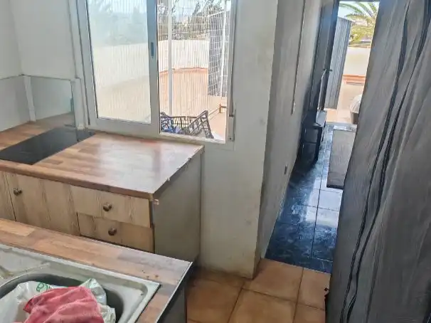 Piso en venta en Calle Bravo Murillo, 22, El Goro - Ojos de Garza Cocina de Piso en venta en Telde con Terraza, Trastero y Amueblado