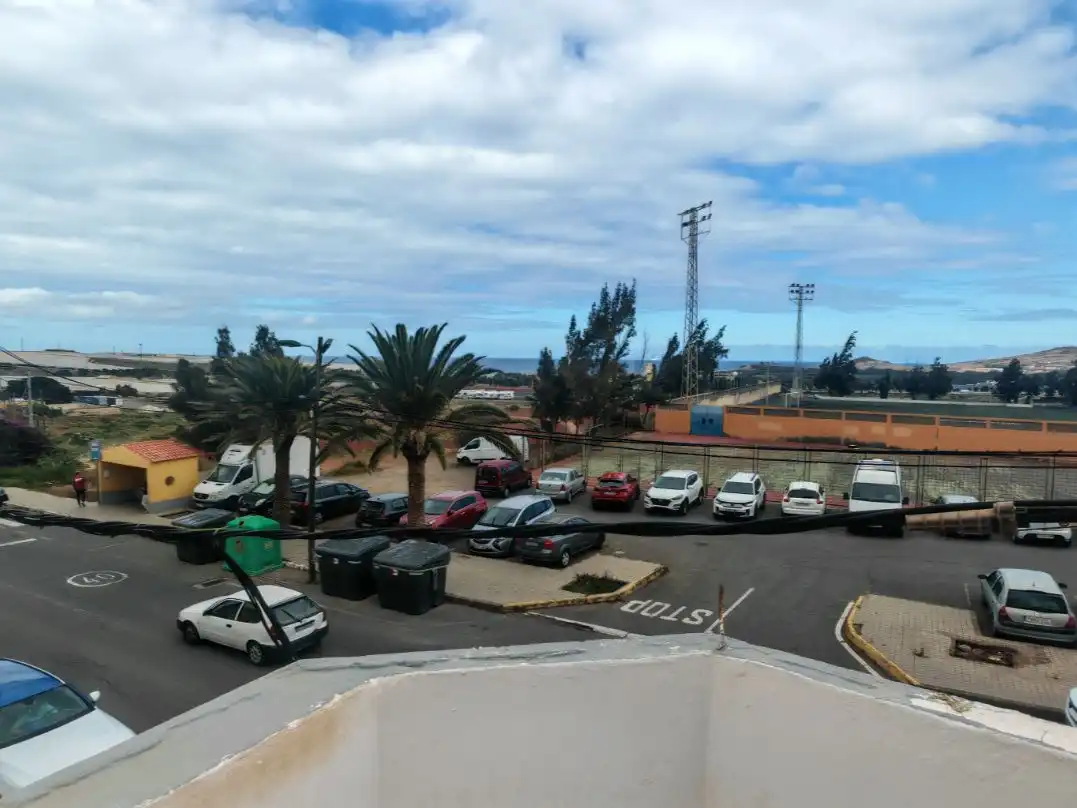 Piso en venta en Calle Bravo Murillo, 22, El Goro - Ojos de Garza Parking de Piso en venta en Telde con Terraza, Trastero y Amueblado