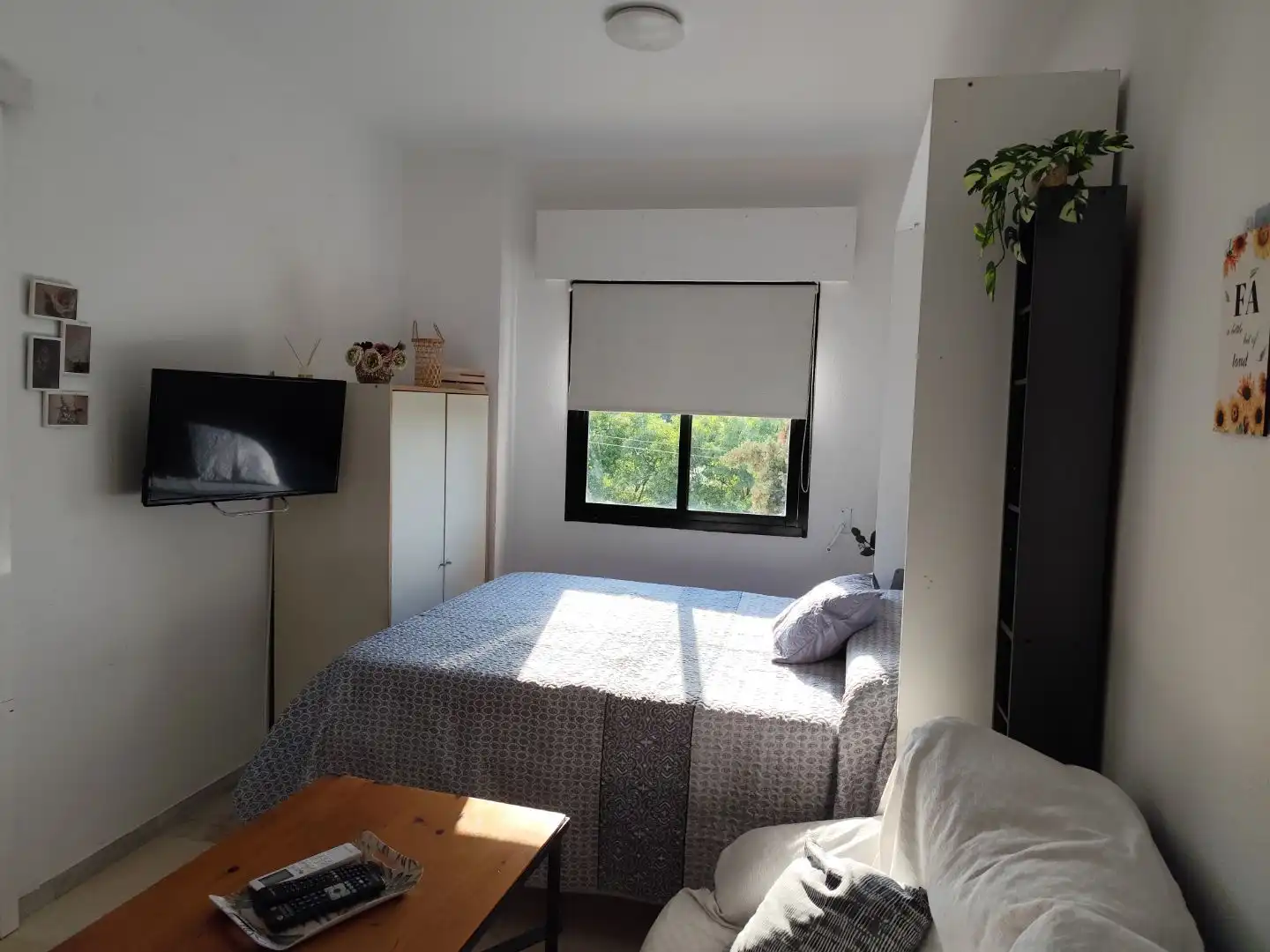 Schlafzimmer von Wohnung zur Miete in  Sevilla Capital mit Klimaanlage und Schwimmbad