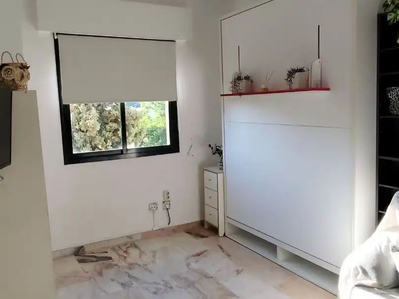Schlafzimmer von Wohnung zur Miete in  Sevilla Capital mit Klimaanlage und Schwimmbad