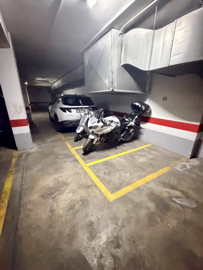 Garage zur Miete in Calle del Doctor Julián Sanz Ibáñez, 41, La Bozada – Parque Delicias Parkplatz von Garage zur Miete in Zaragoza