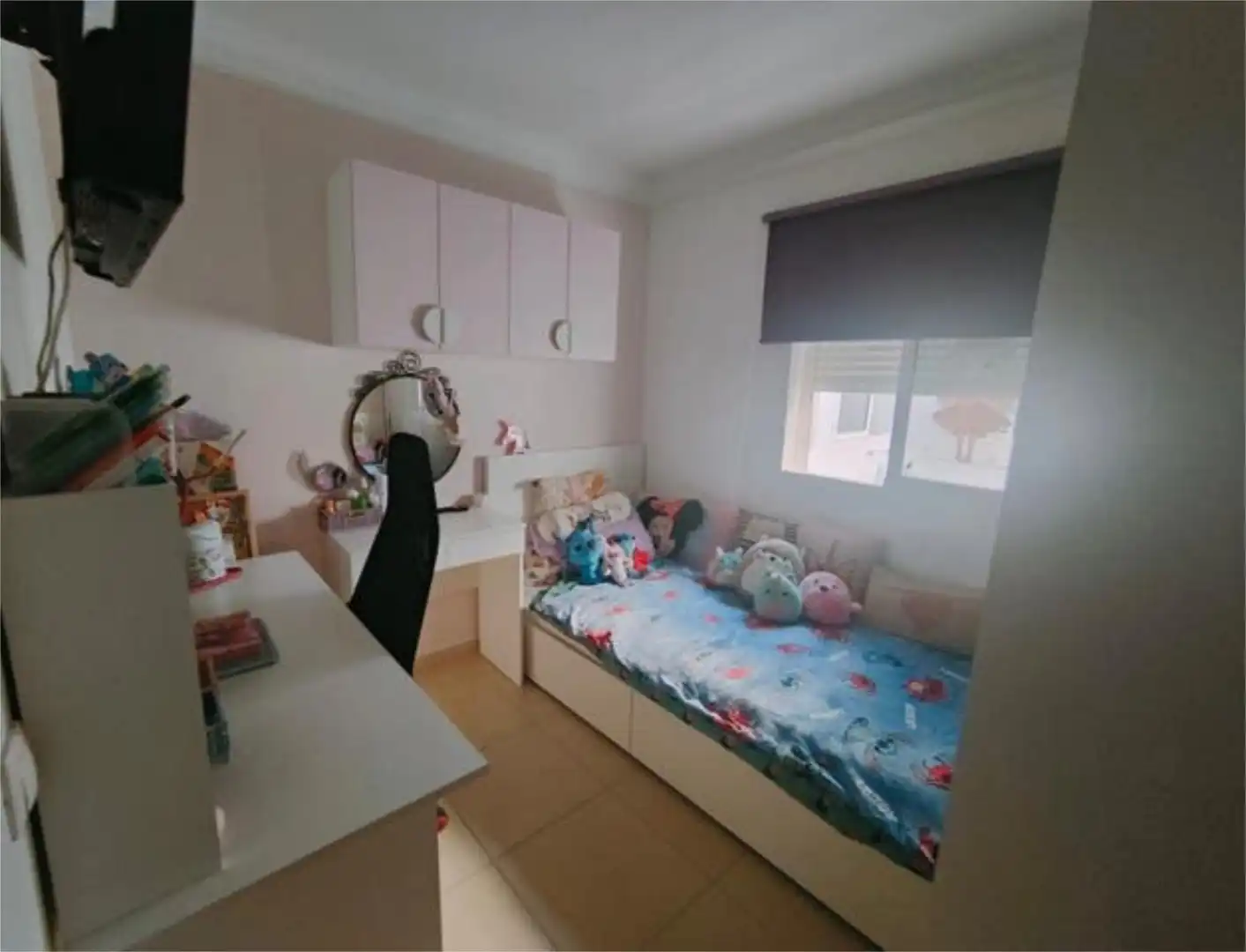 Piso en venta en Argana Alta - Maneje Habitación de Piso en venta en Arrecife con Trastero y Amueblado