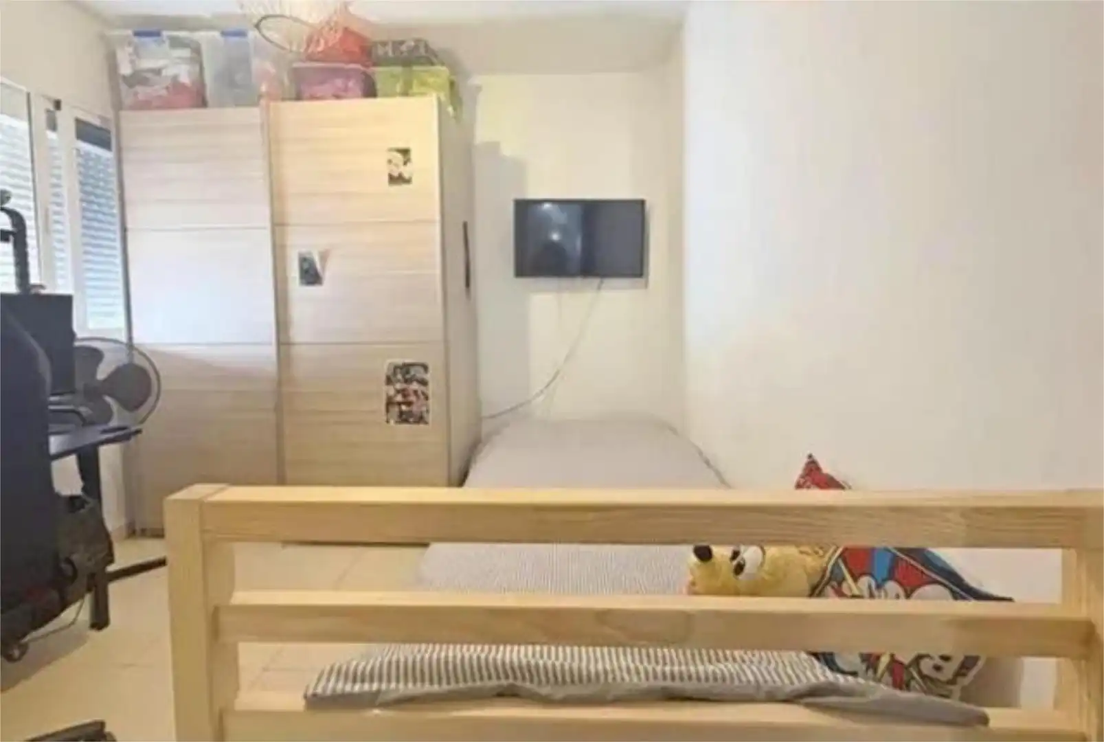 Piso en venta en Argana Alta - Maneje Habitación de Piso en venta en Arrecife con Trastero y Amueblado