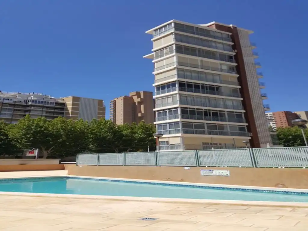 Flat for sale in Avenida del Mediterráneo, 31, Playa Levante Swimming pool of Flat for sale in Benidorm with Air Conditioner, Terrace and Swimming Pool