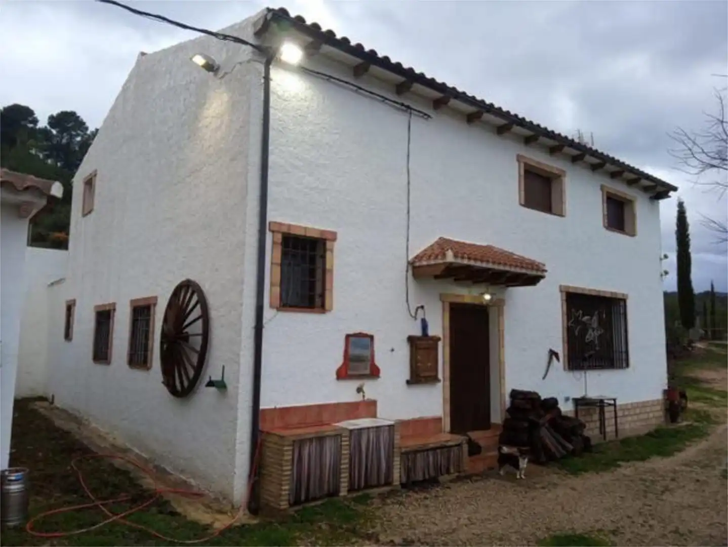 Vista exterior de Casa o xalet en venda en Elche de la Sierra amb Jardí privat, Traster i Piscina