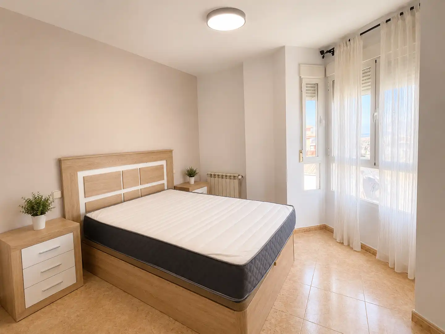 Piso en venta en Calle San Antonio, 3, Alovera Habitación de Piso en venta en Alovera con Balcón