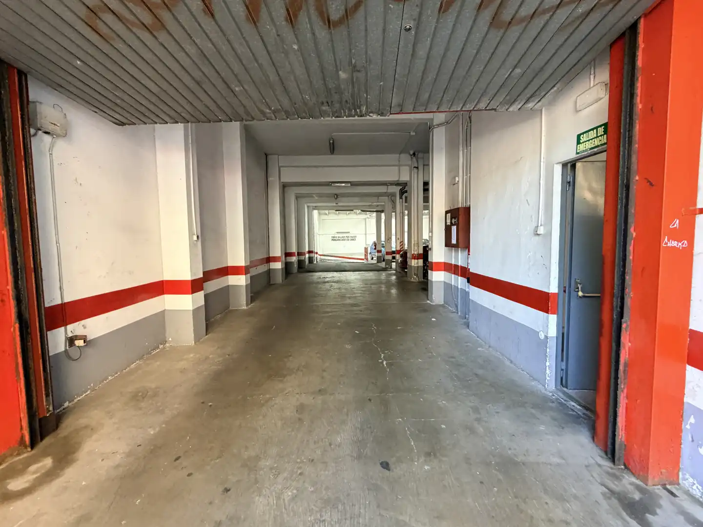 Garage zur Miete in Calle del Doctor Julián Sanz Ibáñez, 41, La Bozada – Parque Delicias Garage zur Miete in Zaragoza