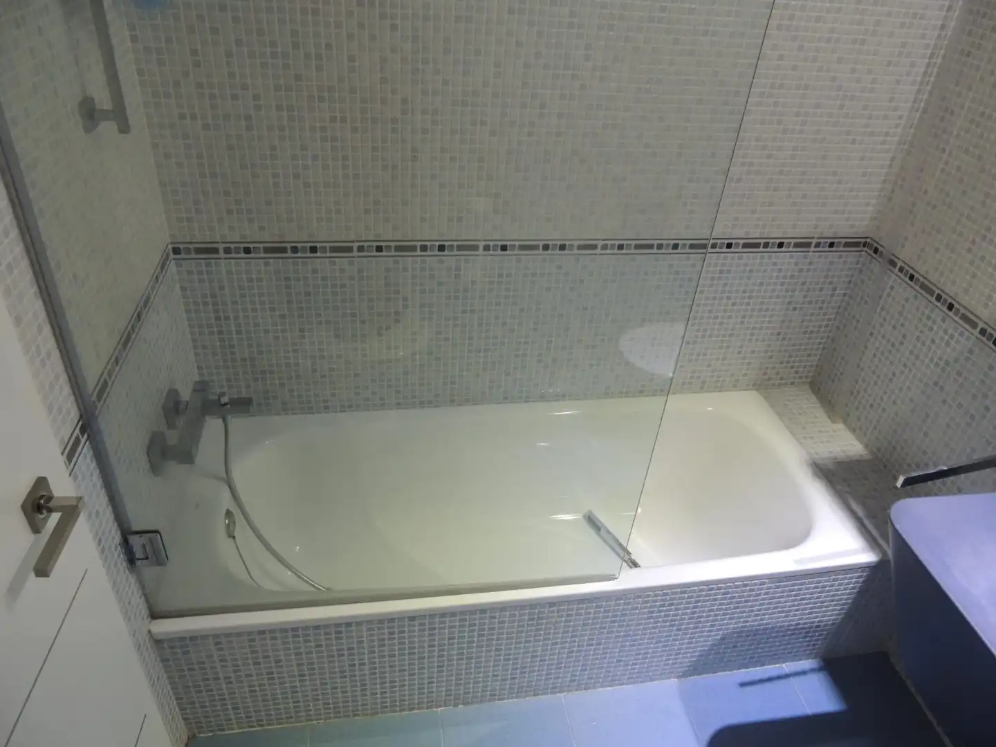 Bany de Pis en venda en Rota amb Terrassa i Balcó