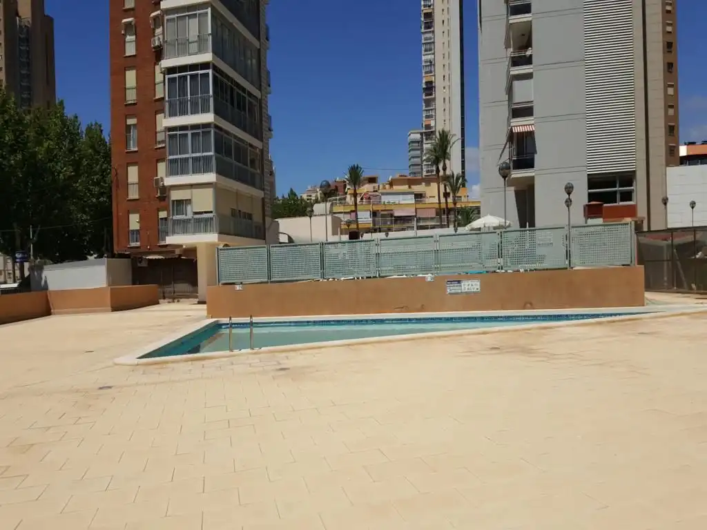 Flat for sale in Avenida del Mediterráneo, 31, Playa Levante Swimming pool of Flat for sale in Benidorm with Air Conditioner, Terrace and Swimming Pool