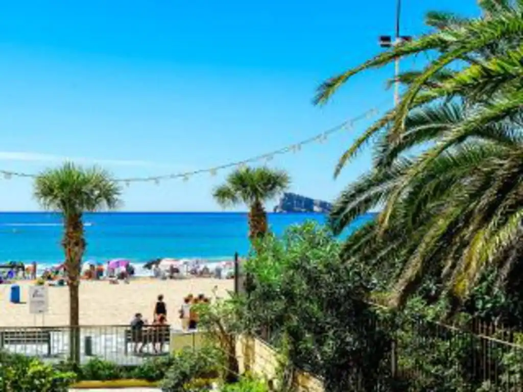 Flat for sale in Avenida del Mediterráneo, 31, Playa Levante Exterior view of Flat for sale in Benidorm with Air Conditioner, Terrace and Swimming Pool