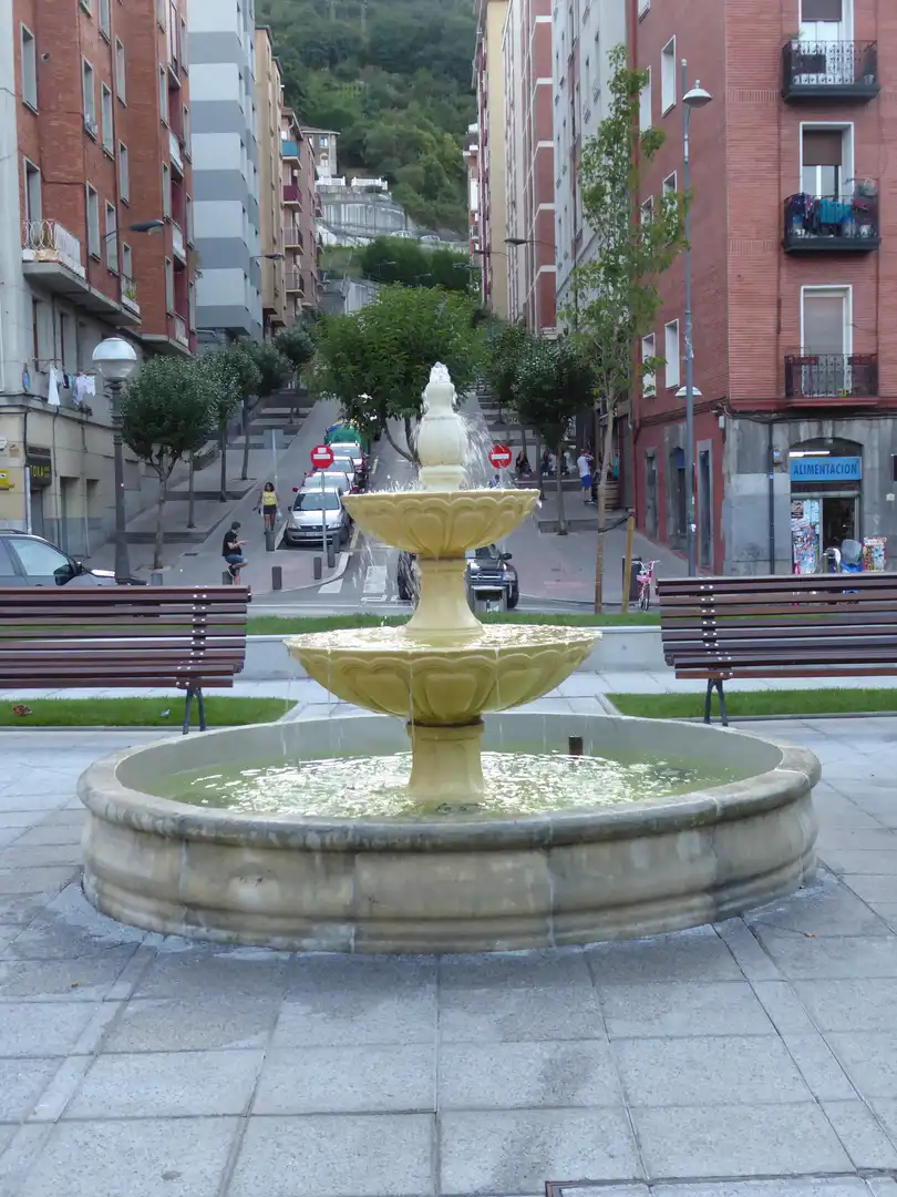 Piso en venta en Plaza de Rekalde, 1, Rekalde Centro Vista exterior de Piso en venta en Bilbao con Balcón