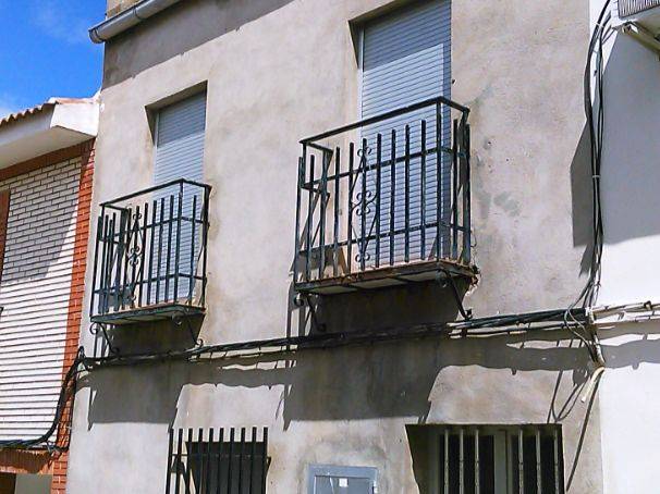 Casa adosada en Venta en Calle Calvo Sotelo, 16 en San Lorenzo de Calatrava