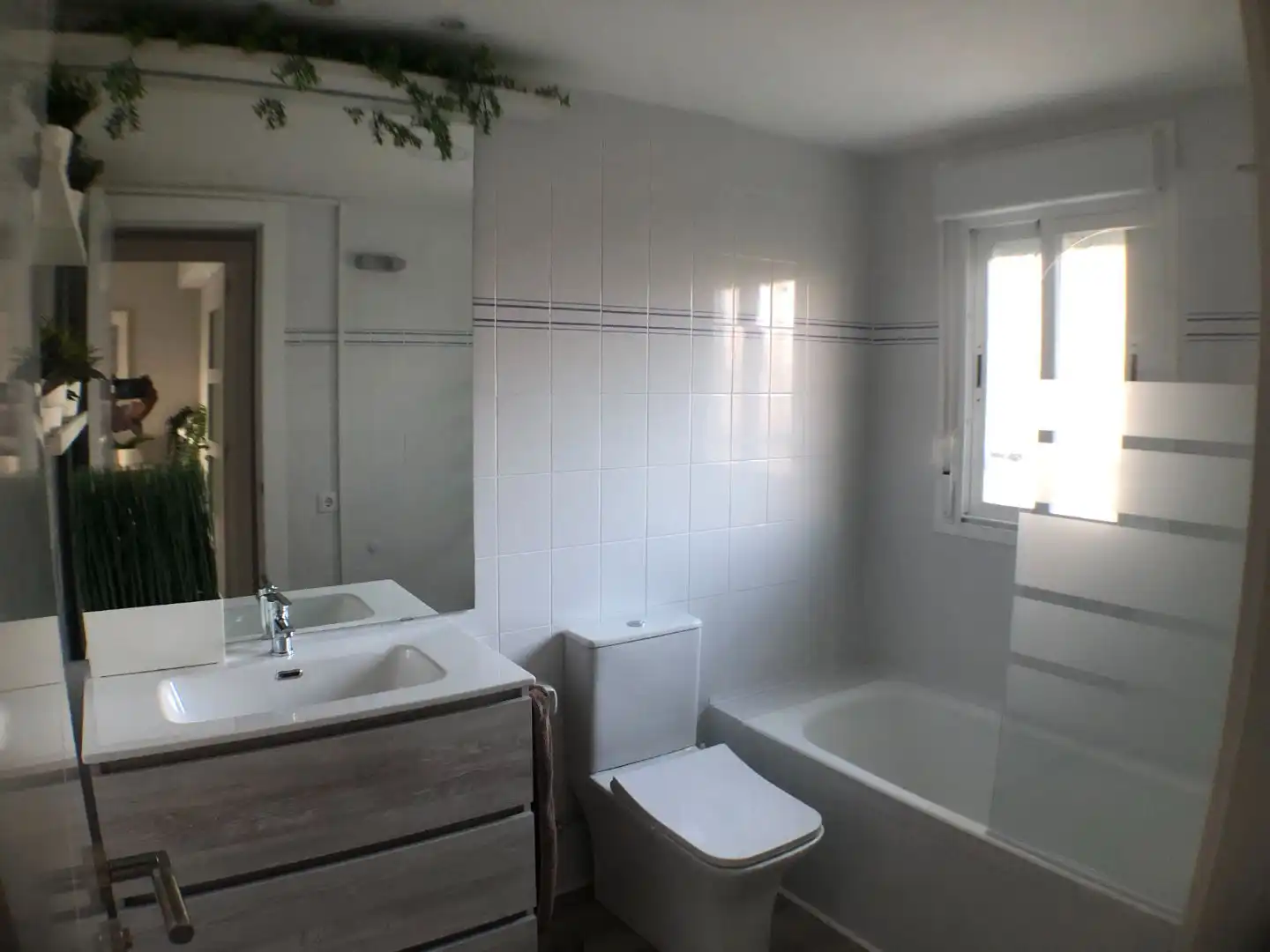 Apartments for rent in Plaza Torre Clara, 5, Aguadulce Sur Bathroom of Apartments for rent in Roquetas de Mar with Air Conditioner, Heating and Parquet flooring