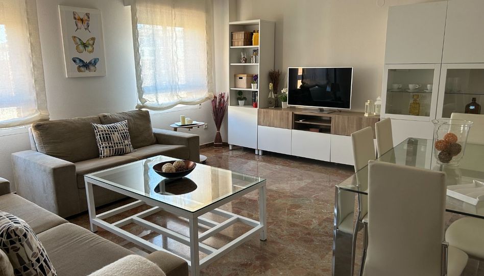 Room in Plaza de Vista Alegre, 3, Vista Alegre - Parque Cruz Conde, Córdoba Capital - image 1 Photo 1 of Room in Plaza de Vista Alegre, 3, Vista Alegre - Parque Cruz Conde, Córdoba Capital