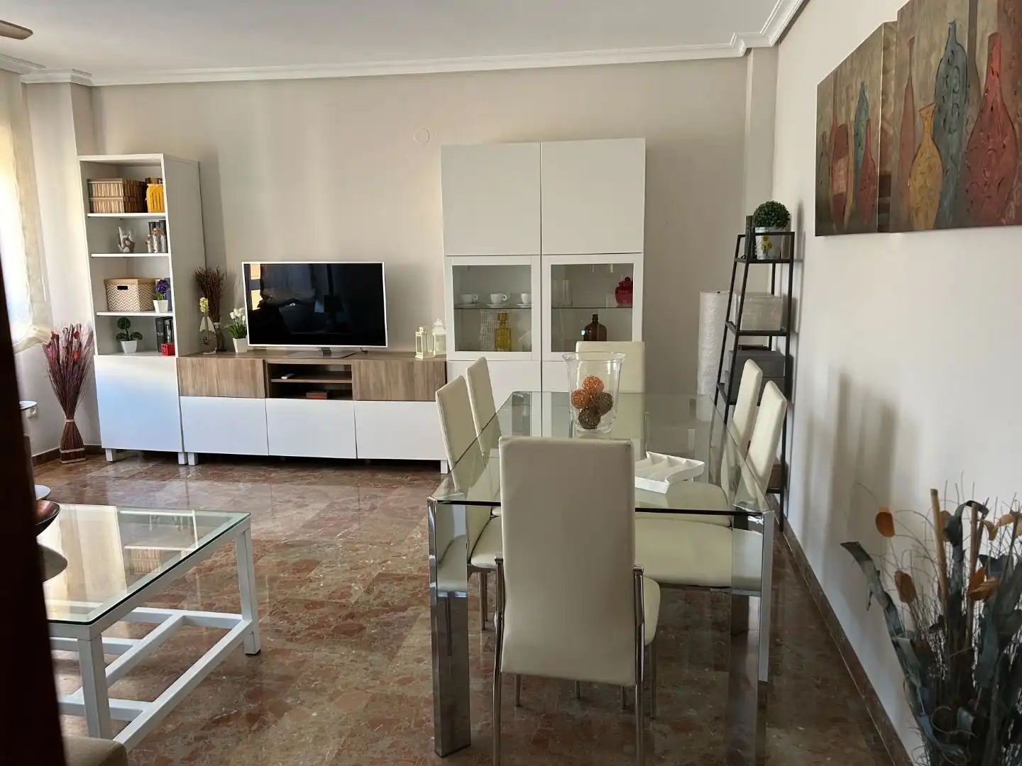Habitación en Plaza de Vista Alegre, 3, Vista Alegre - Parque Cruz Conde Sala de estar de Piso para compartir en Córdoba con Aire acondicionado y Amueblado